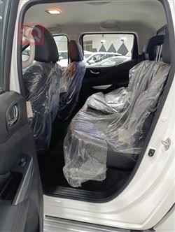 نيسان نافارا